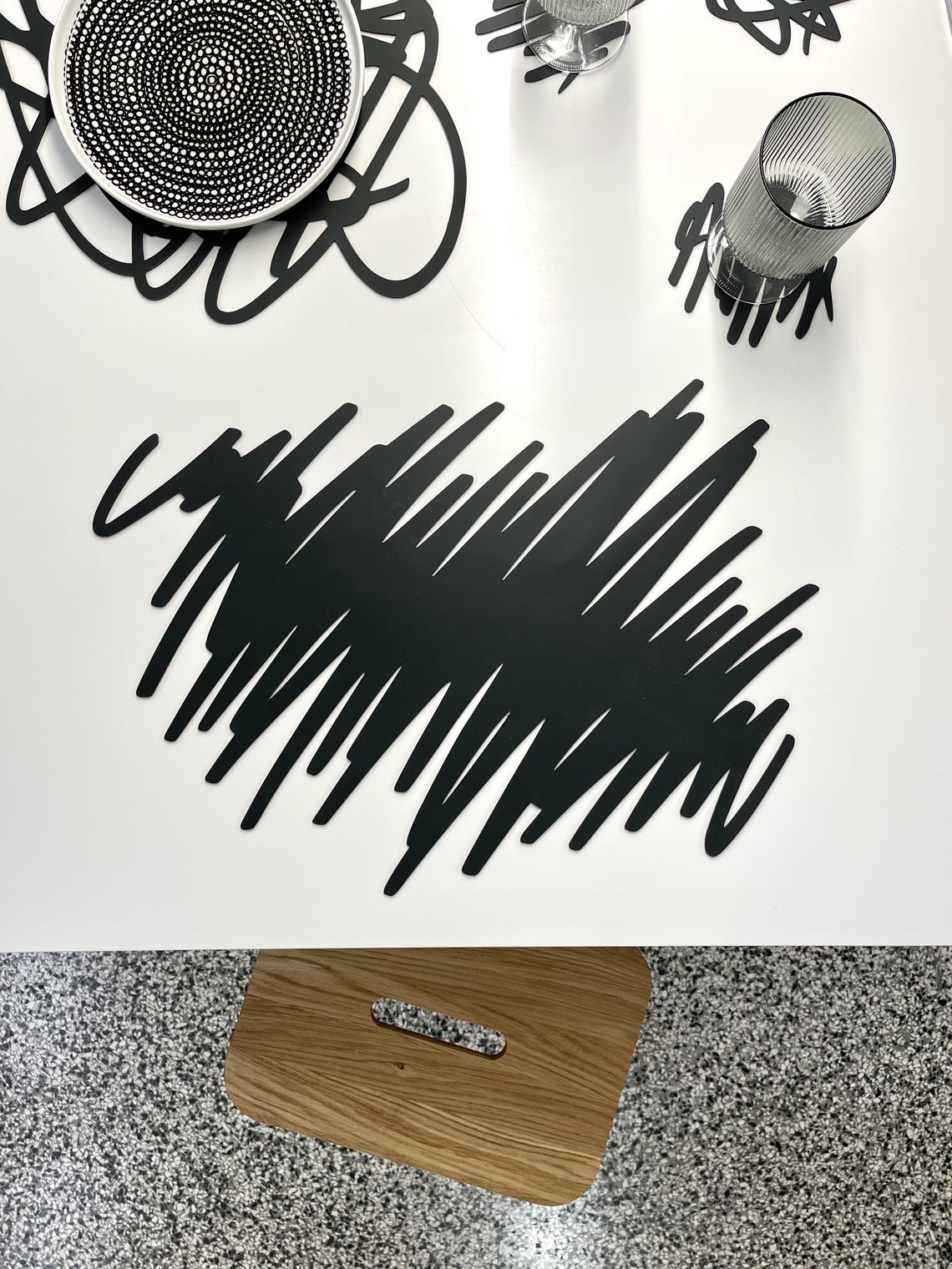 Moma scratch placemat